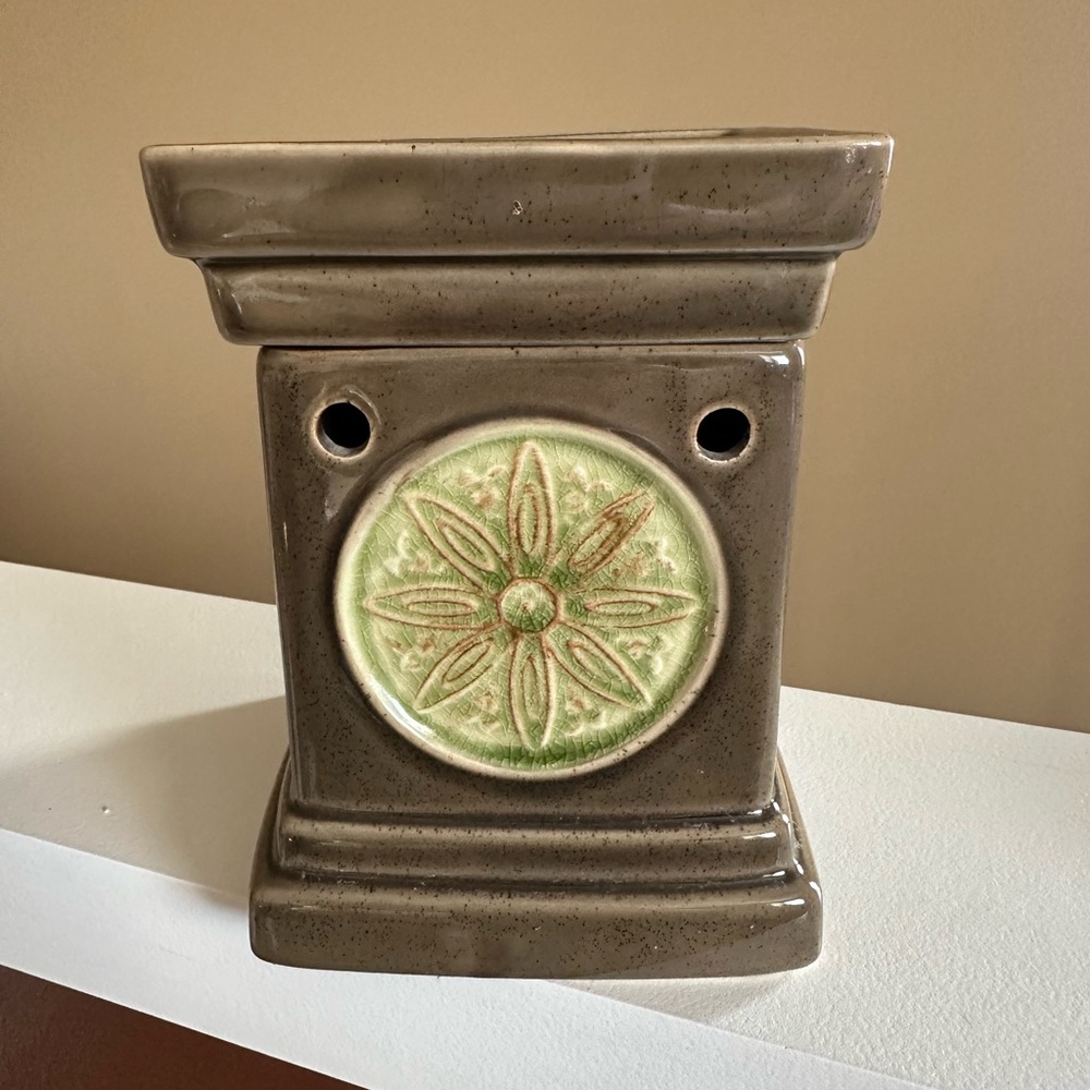Scentsy warmer